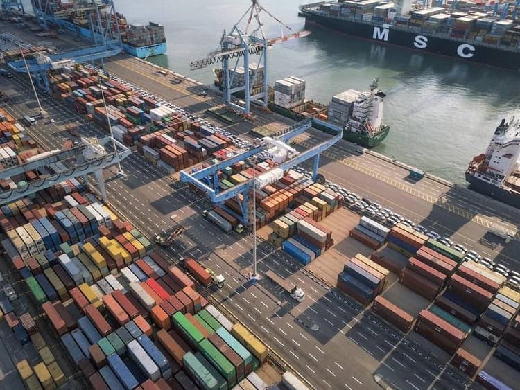 Fact Check: Ben Gurion Airport and all Israeli seaports are closed.