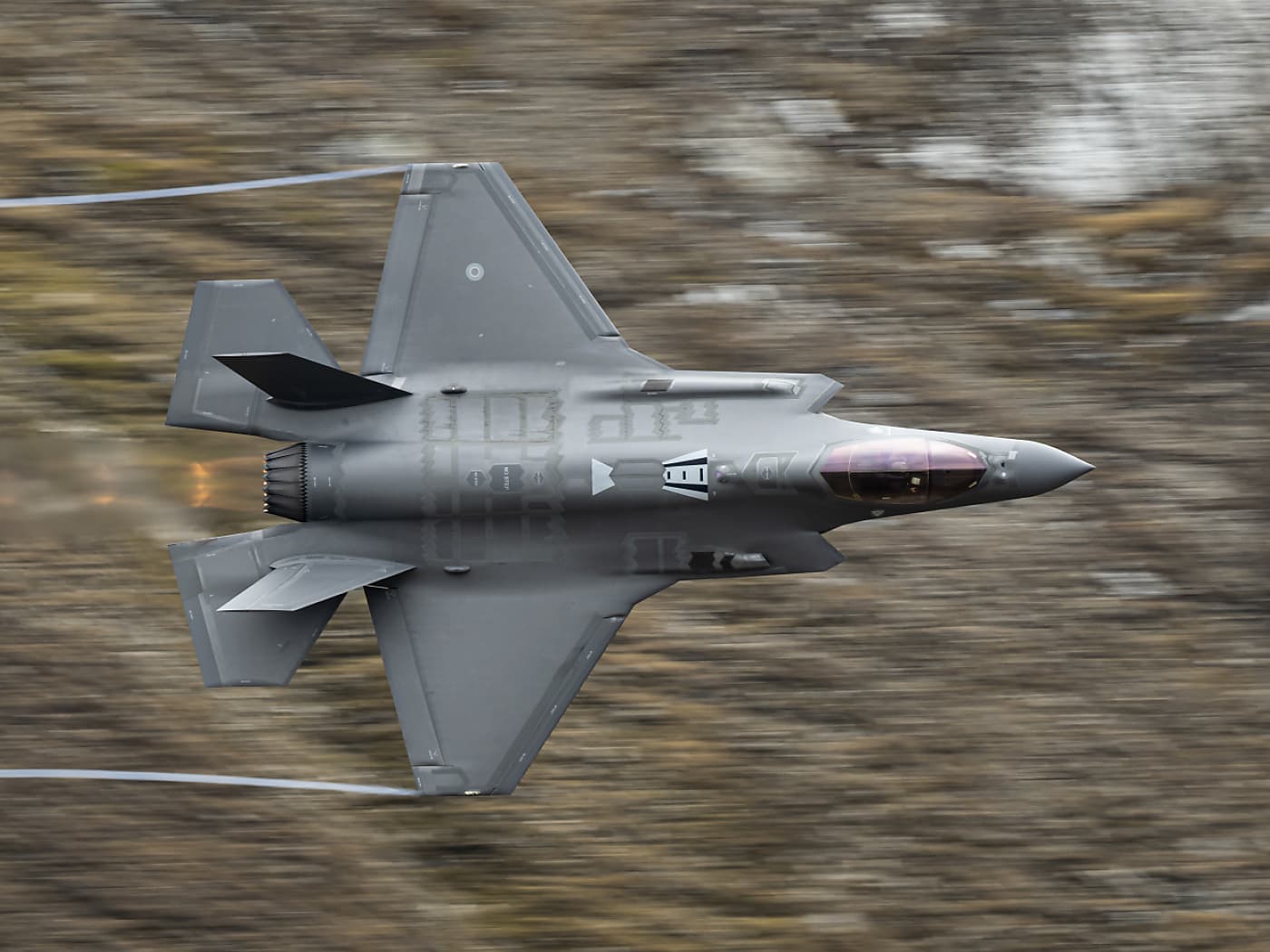 Fact Check: 42,500 signatures gathered against US F-35 purchase in Switzerland!