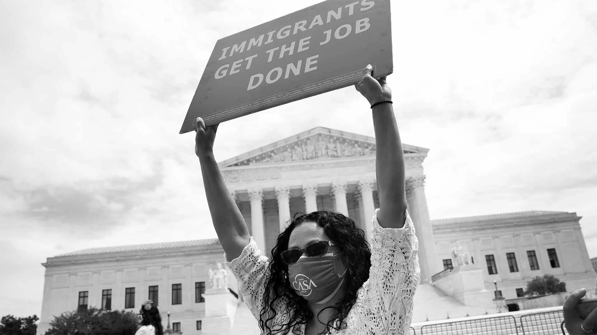 Fact Check: Immigrant arrivals allowed U.S. to avoid recession during inflation crisis.