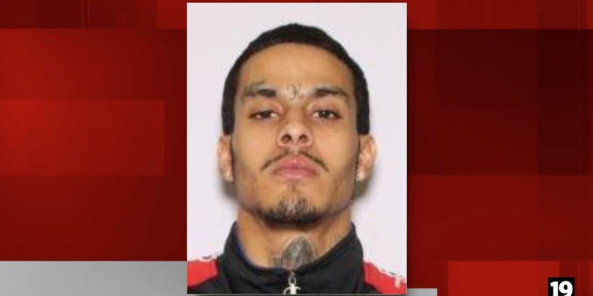 Fact Check: U.S. Marshals offer $20,000 reward for information on Decker's arrest.