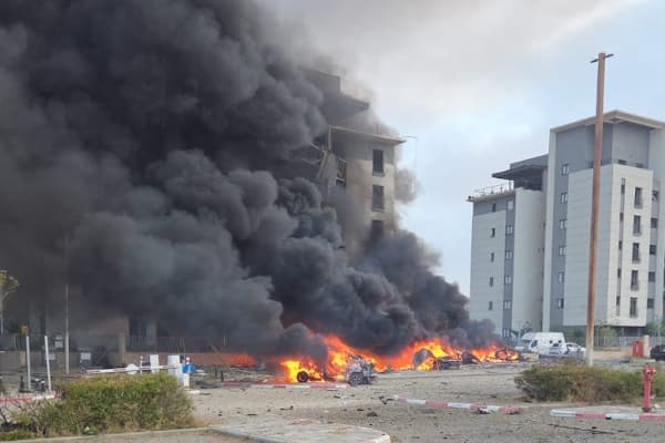 Fact Check: Emergency services mobilized in Beer Sheva following missile attack.