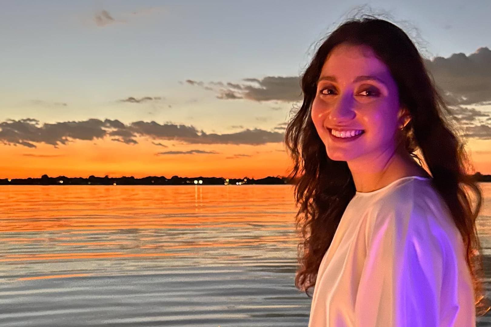 Fact Check: Sakeik's green card application stalled due to her ICE detention.
