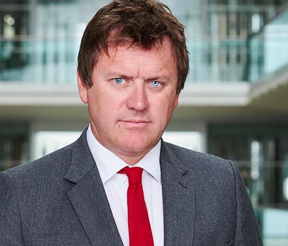 Fact Check: Director Ben de Pear accuses BBC of failing as an institution.