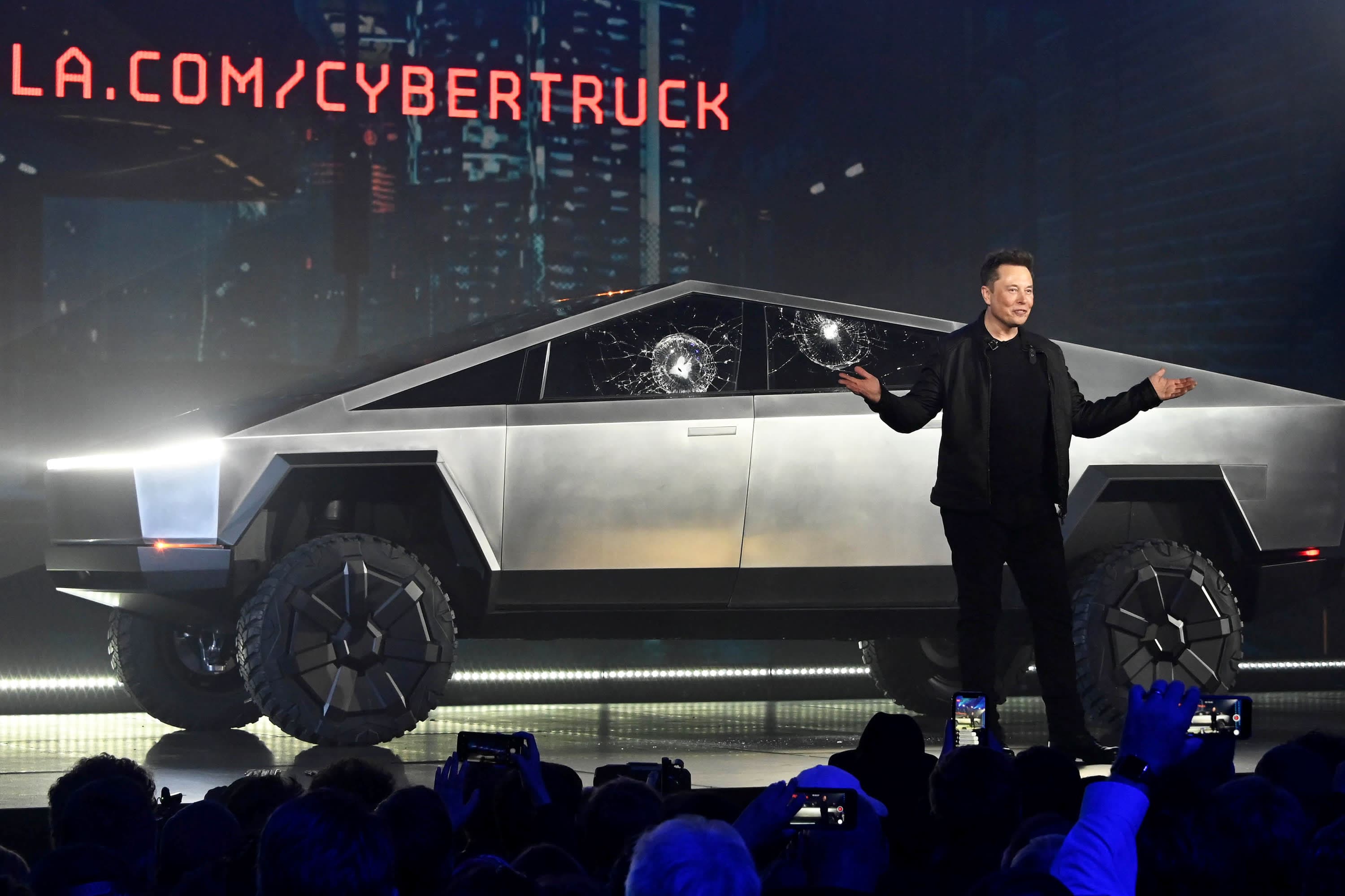 Fact Check: Did Elon Musk say all Tesla owners would have a law enforcement officer issued to them? 