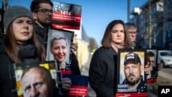 Fact Check: Belarus opposition leader Siarhei Tsikhanouski released after over five years in prison