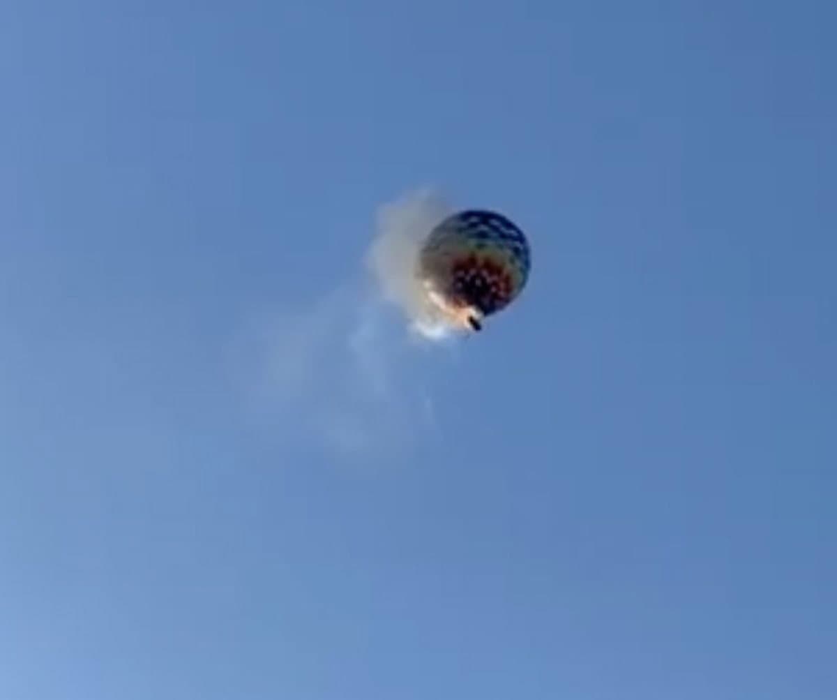 Fact Check: Thirteen survivors hospitalized after balloon fire crash.