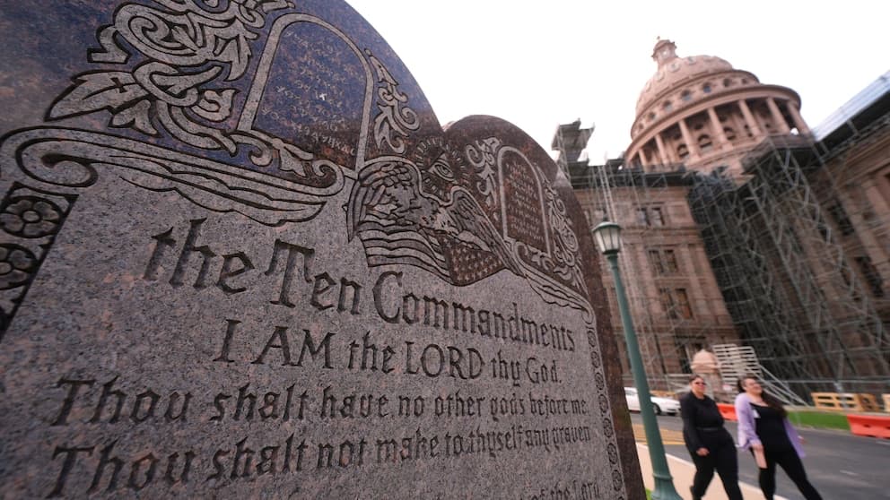 Fact Check: Legal challenges expected against Texas's Ten Commandments classroom law.