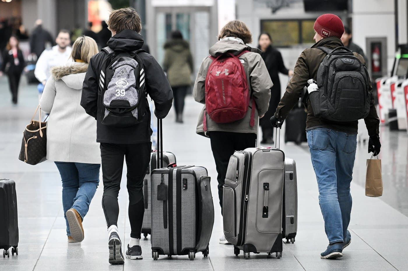 Fact Check: 75% of Canadians say tariffs influenced their travel plans.