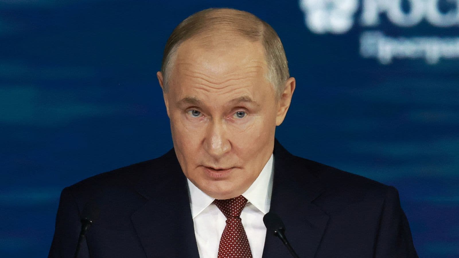 Fact Check: Putin's hawkish comments received rapturous applause from attendees.