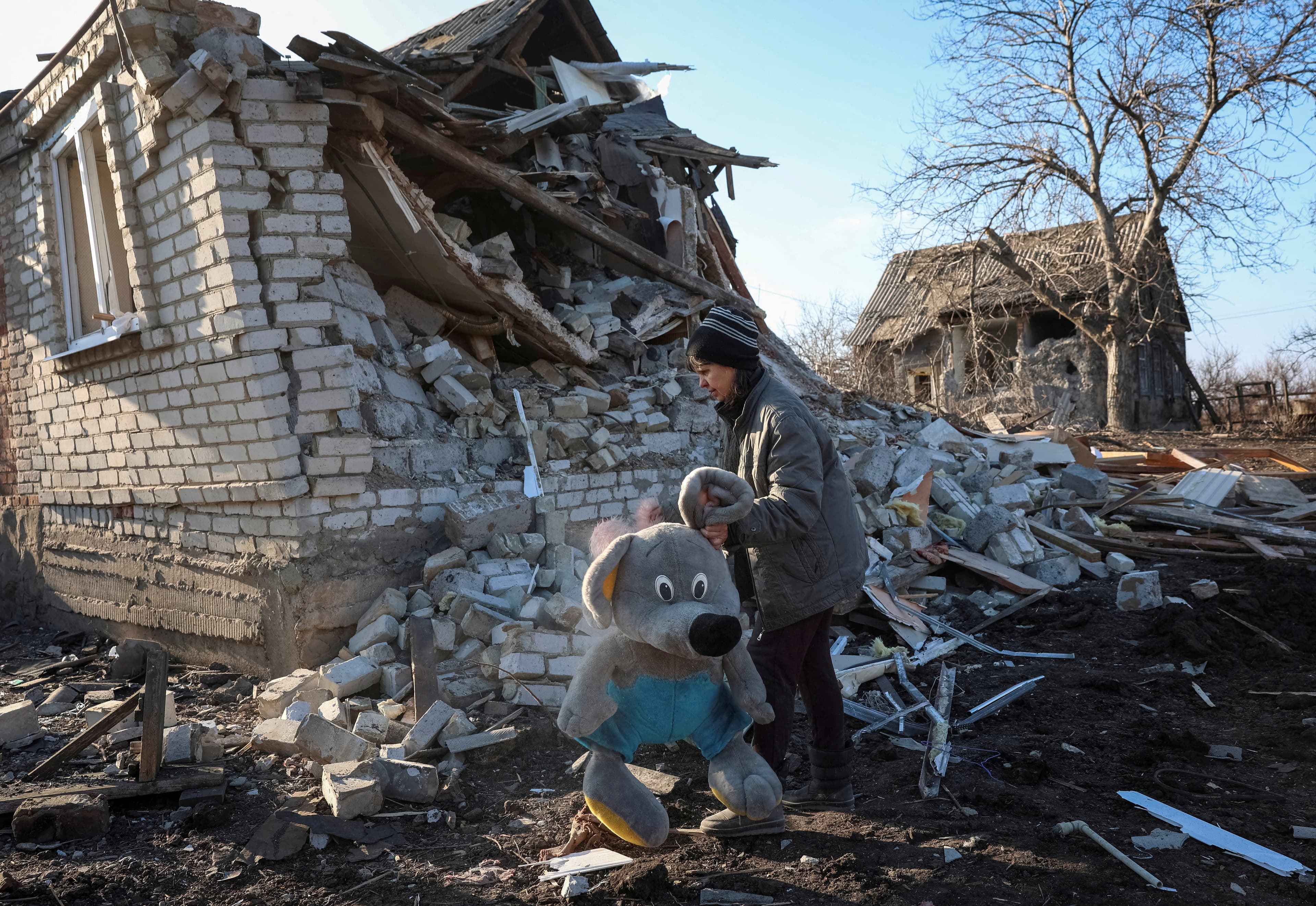 Fact Check: Russia will only consider a truce if Western weapons shipments to Ukraine stop.
