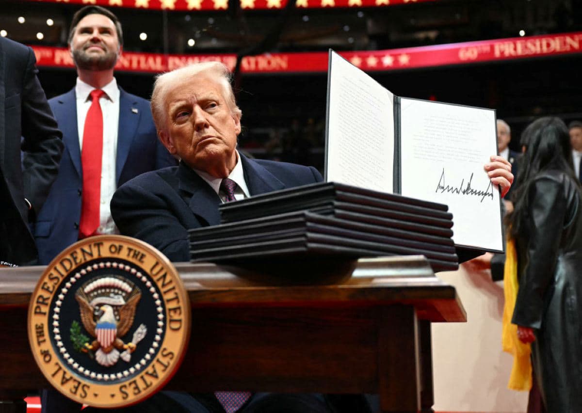 Fact Check: Trump admin slashes ACA enrollment window by two weeks!