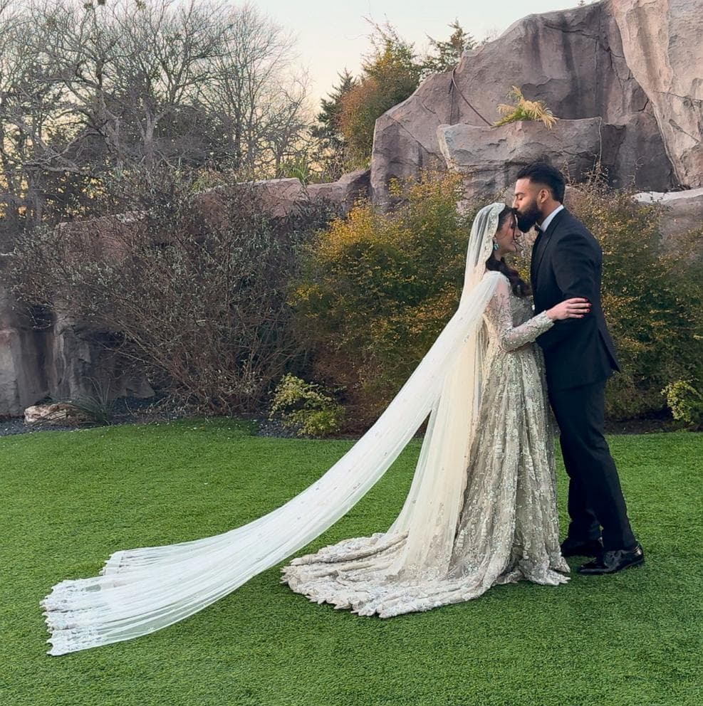 Fact Check: Newlywed bride detained for months after honeymoon, facing deportation.