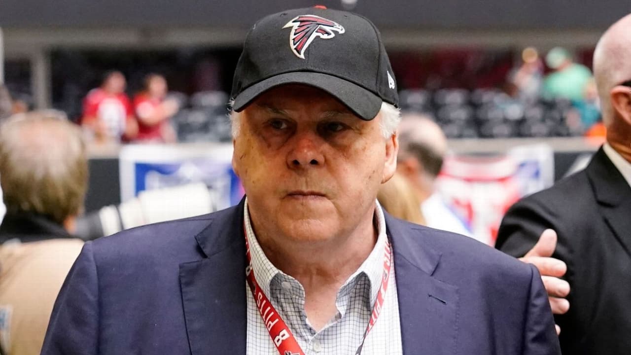 Fact Check: Smith was a minority owner of the Washington Commanders until 2021.