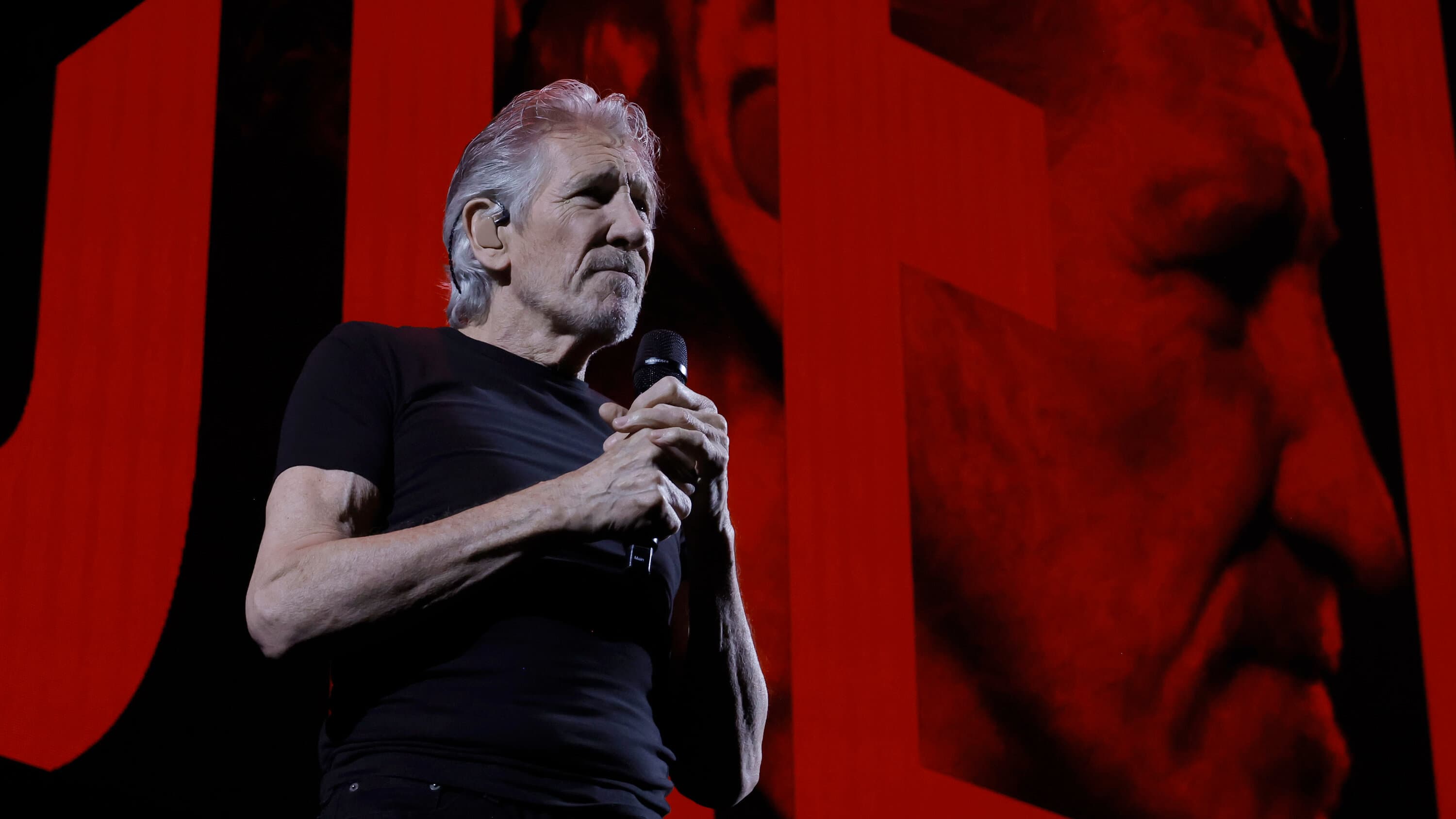 Fact Check: Roger Waters defended Russia’s invasion of Ukraine 
