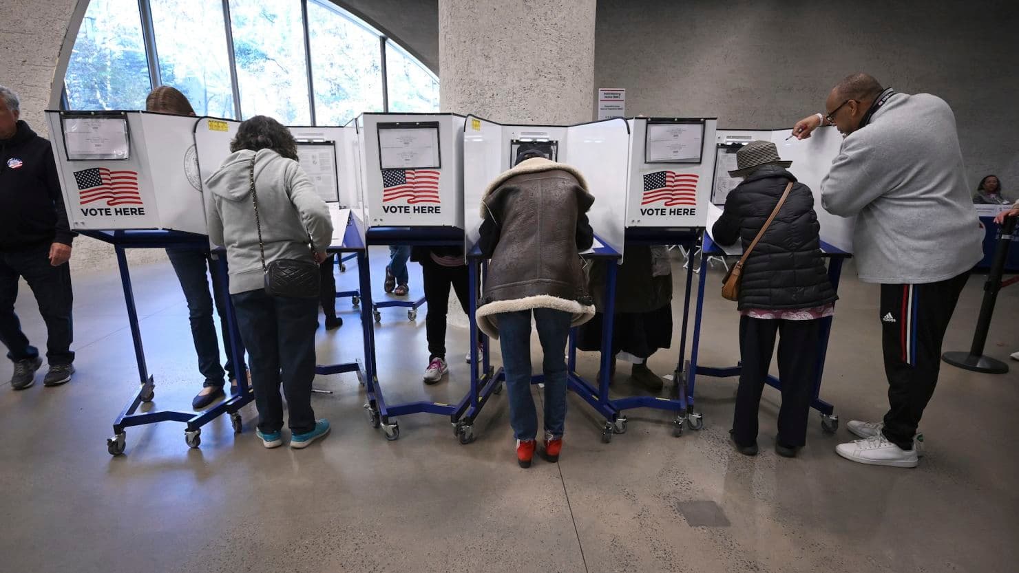 Fact Check: 385,000 ballots cast in New York's early voting period.