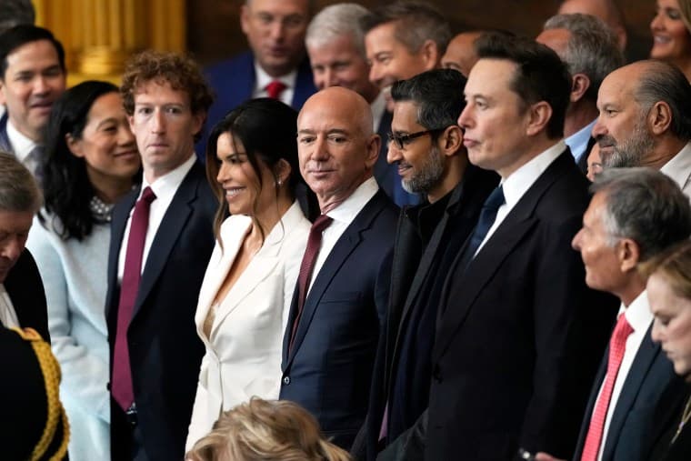 Fact Check: Trump's advisers include billionaires and far-right politicians pushing for war.