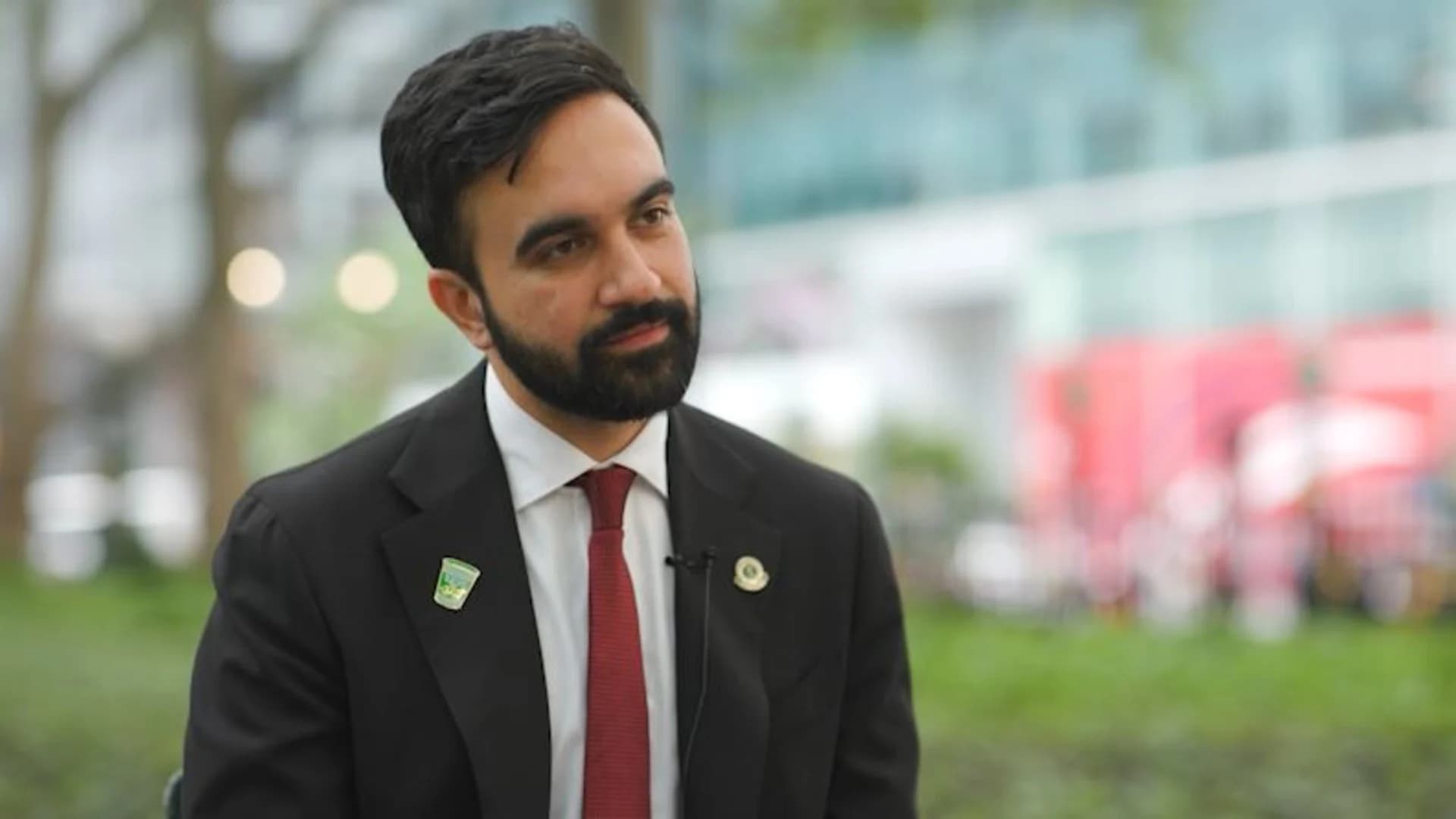 Fact Check: Mamdani's free bus fare proposal could cost $630 million but generate $1.5 billion.