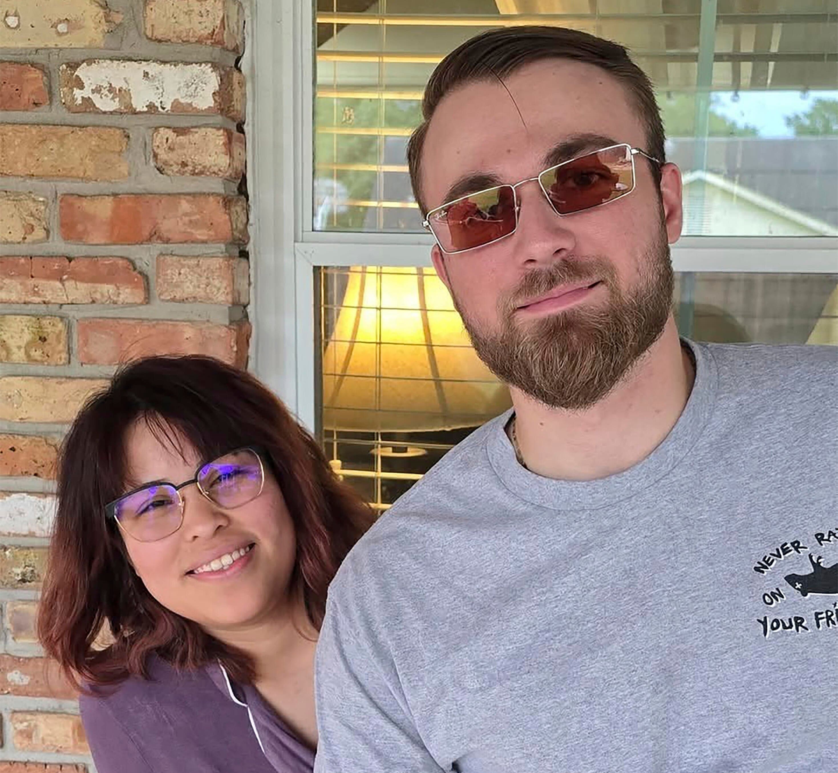Fact Check: ICE detains Marine veteran's wife during green card appointment.