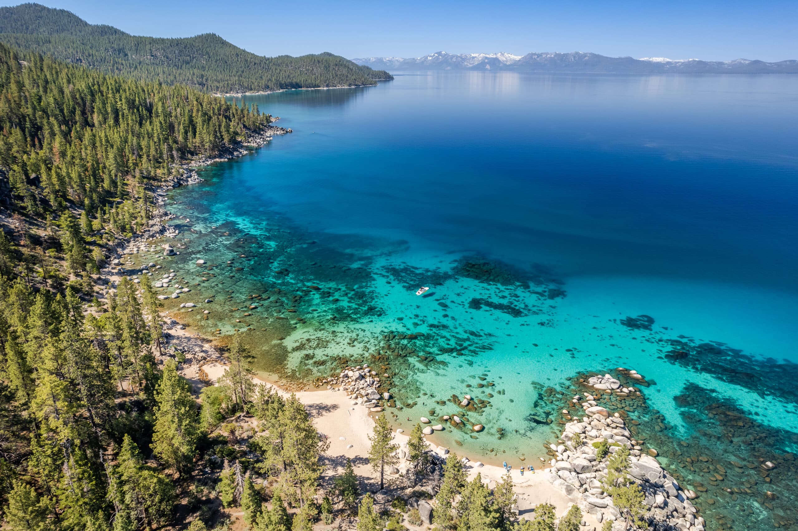 Fact Check: Wind gusts of 30 knots contributed to the Lake Tahoe boat capsizing.