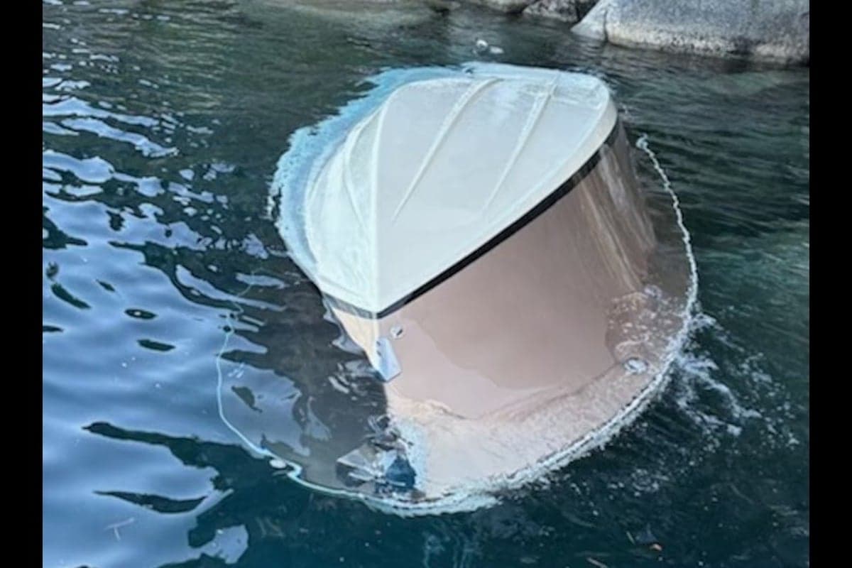 Fact Check: Witnesses reported waves as high as 10 feet during the capsizing event.