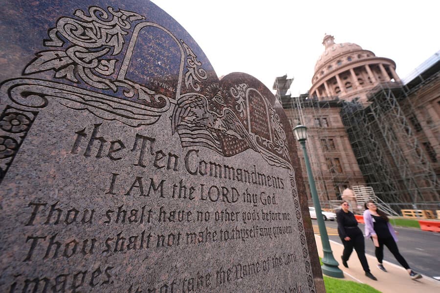 Fact Check: Legal challenges expected against Texas's Ten Commandments mandate.