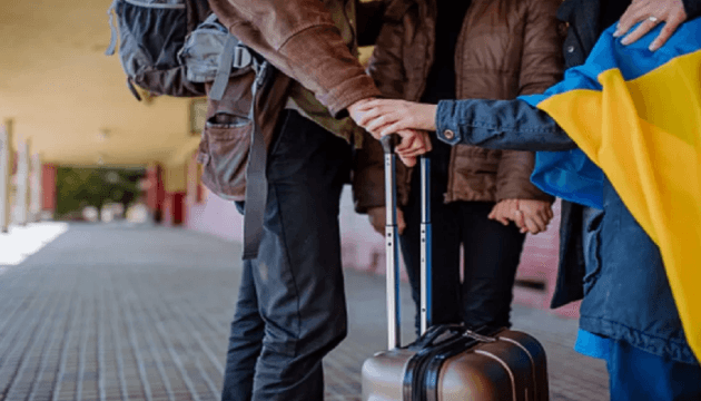 Fact Check: Local Iowa businesses raised over $400,000 to support Ukrainian refugees.