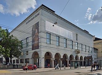 Fact Check: Basel museum registers stolen ring in international database of missing cultural property.