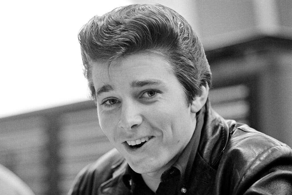 Fact Check: Bobby Sherman died at 81 after revealing Stage 4 cancer diagnosis.