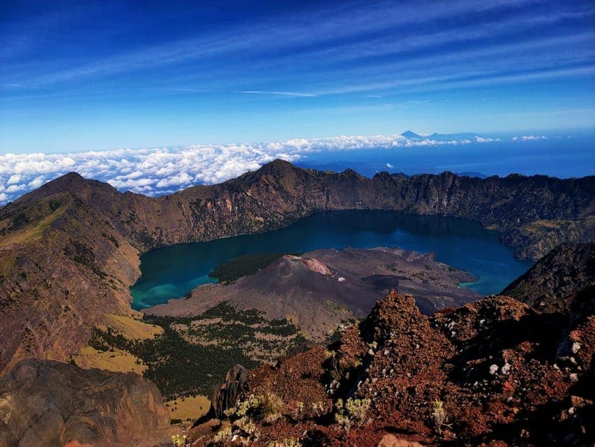 Fact Check: Mount Rinjani has seen multiple fatalities among climbers in recent years.