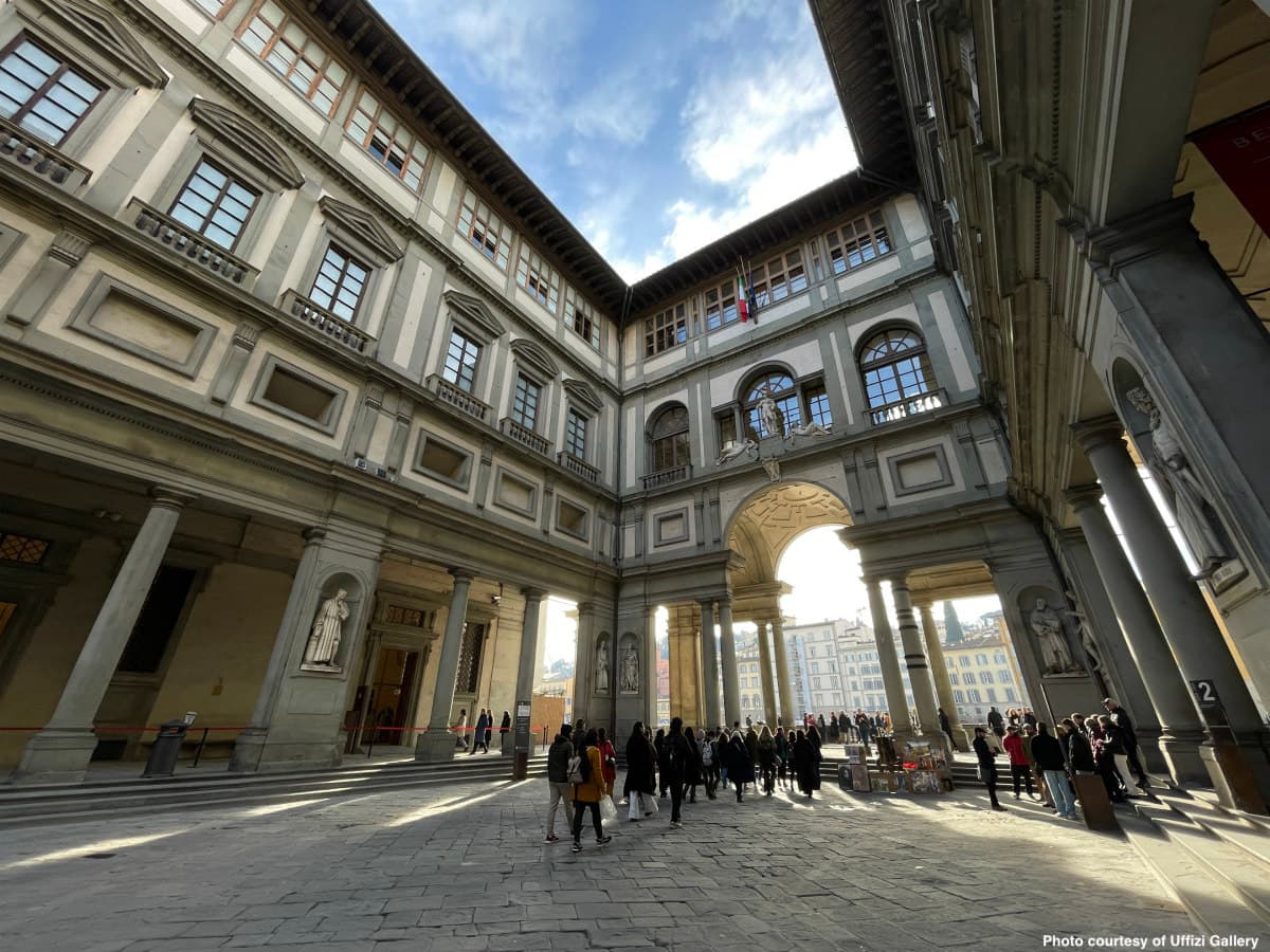 Fact Check: Uffizi Gallery considers strict visitor behavior restrictions after damage incident