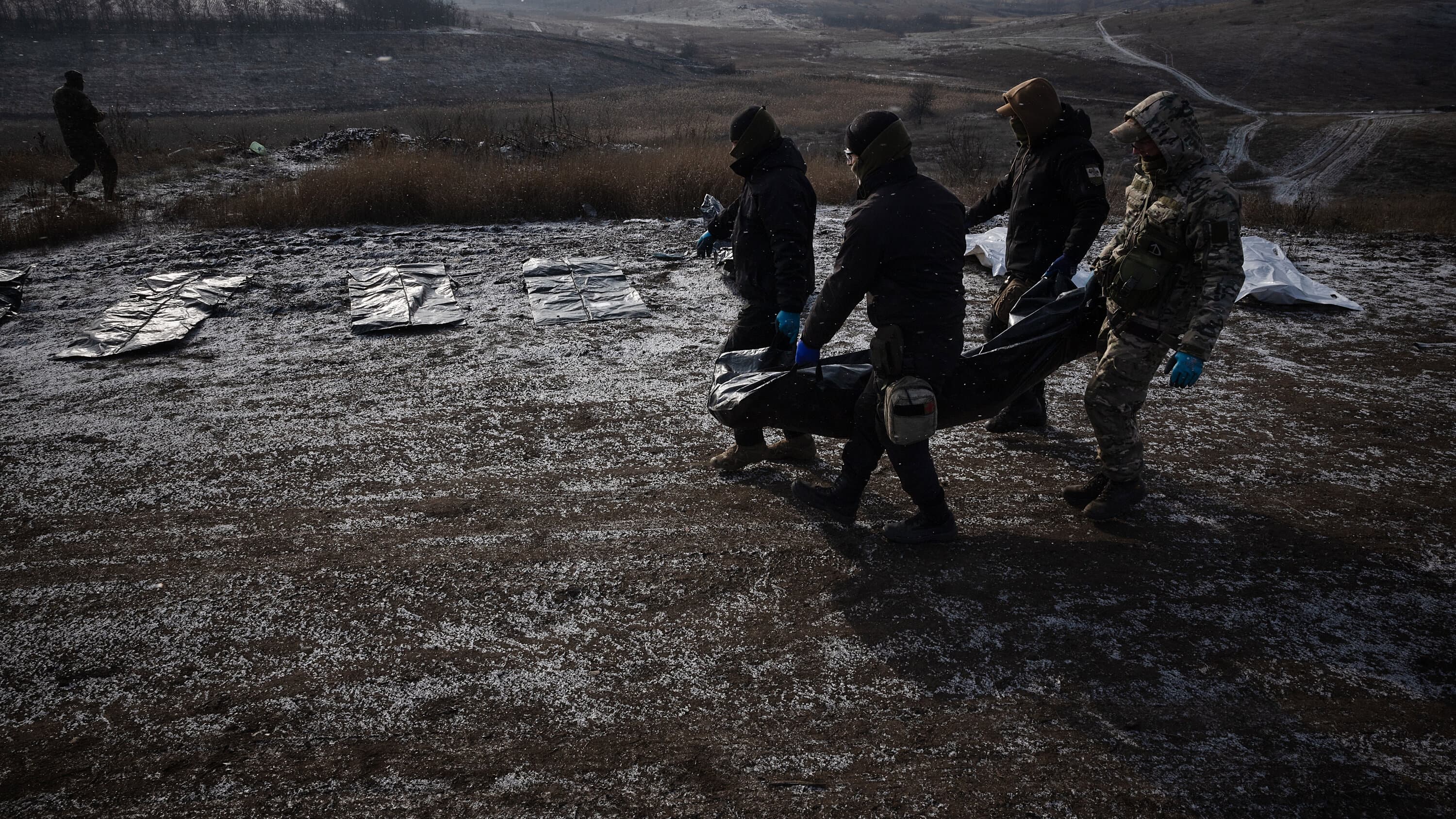 Fact Check: International specialists are aiding Ukraine in identifying war casualties.
