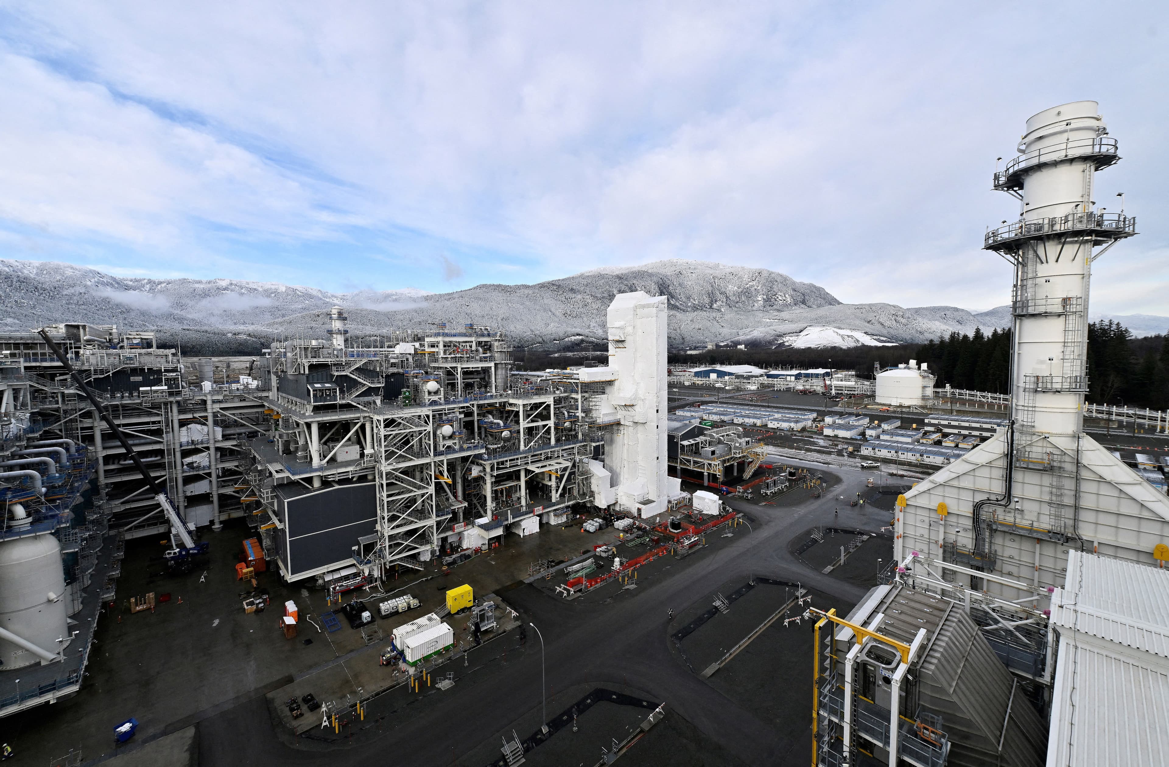 Fact Check: First cargoes expected by mid-2025—LNG Canada on track!