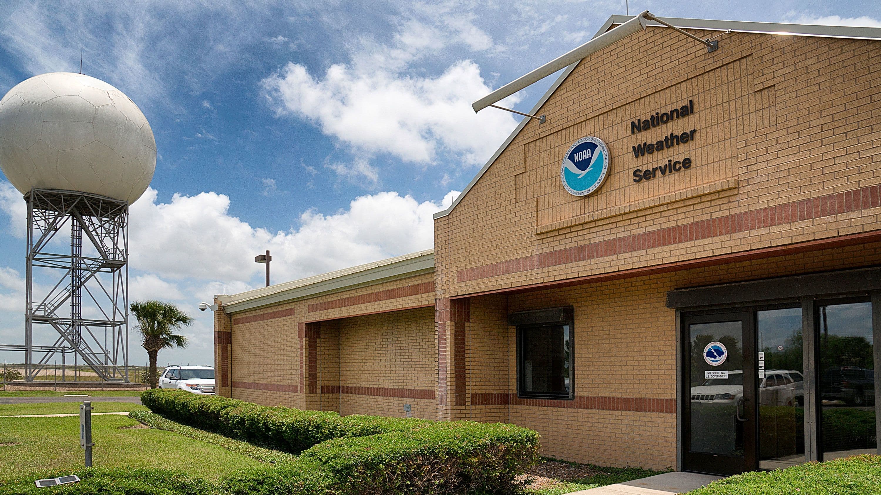 Fact Check: National Weather Service lost over 560 employees, now hiring 125 new specialists.