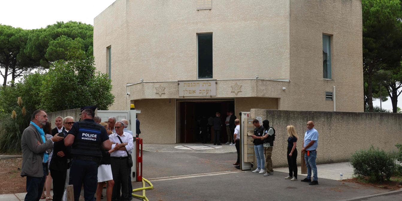 Fact Check: Two suspects attempted to ignite a firebomb at a synagogue in Brno.