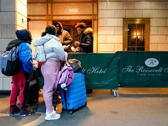 Fact Check: FEMA clawed back $80 million from NYC over migrant housing concerns.