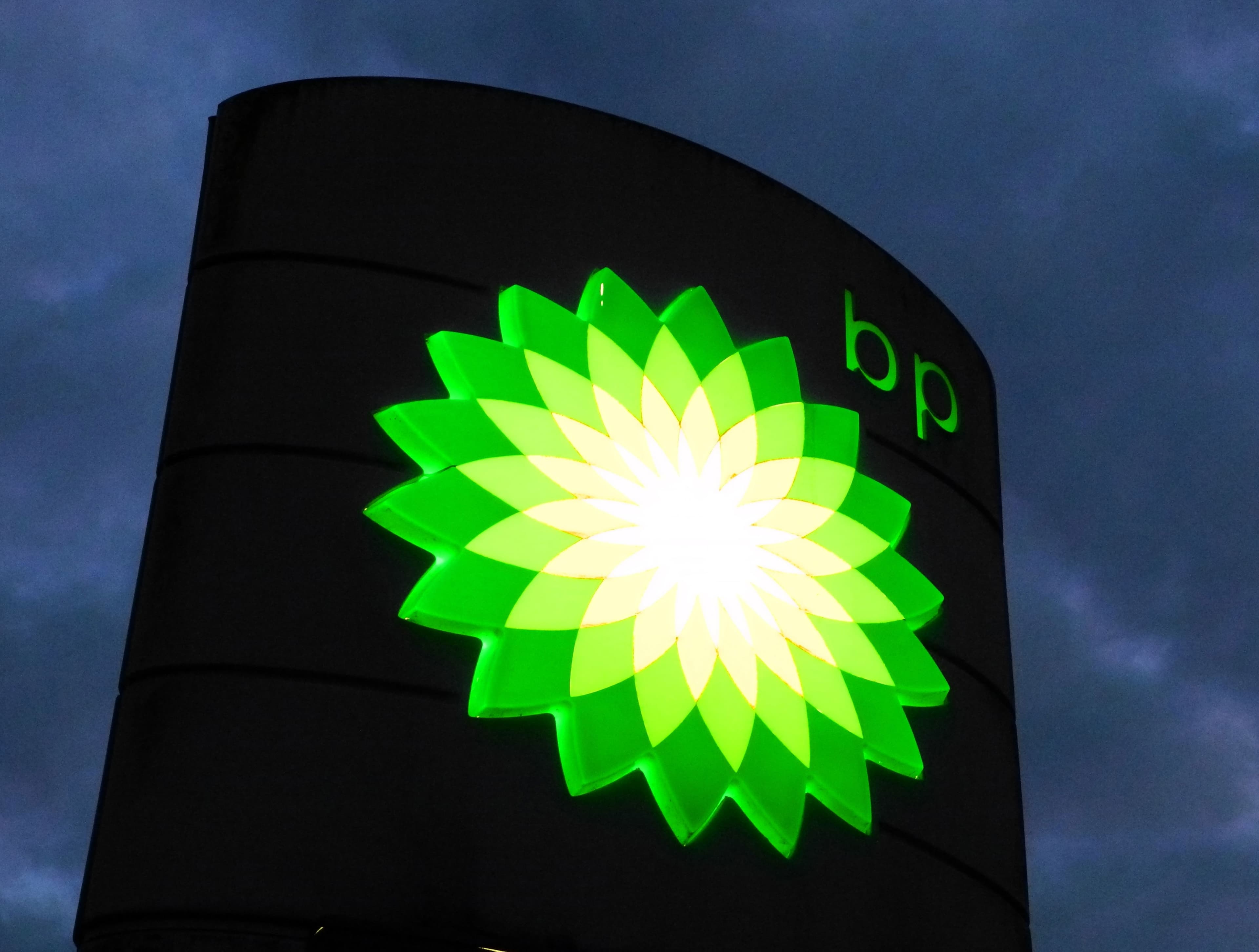 Fact Check: BP shares rose 3.2% following merger speculation but later pulled back.