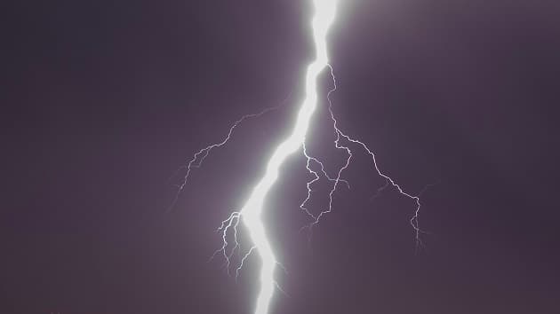 Fact Check: 20 people injured in lightning strike while swimming on sunny day
