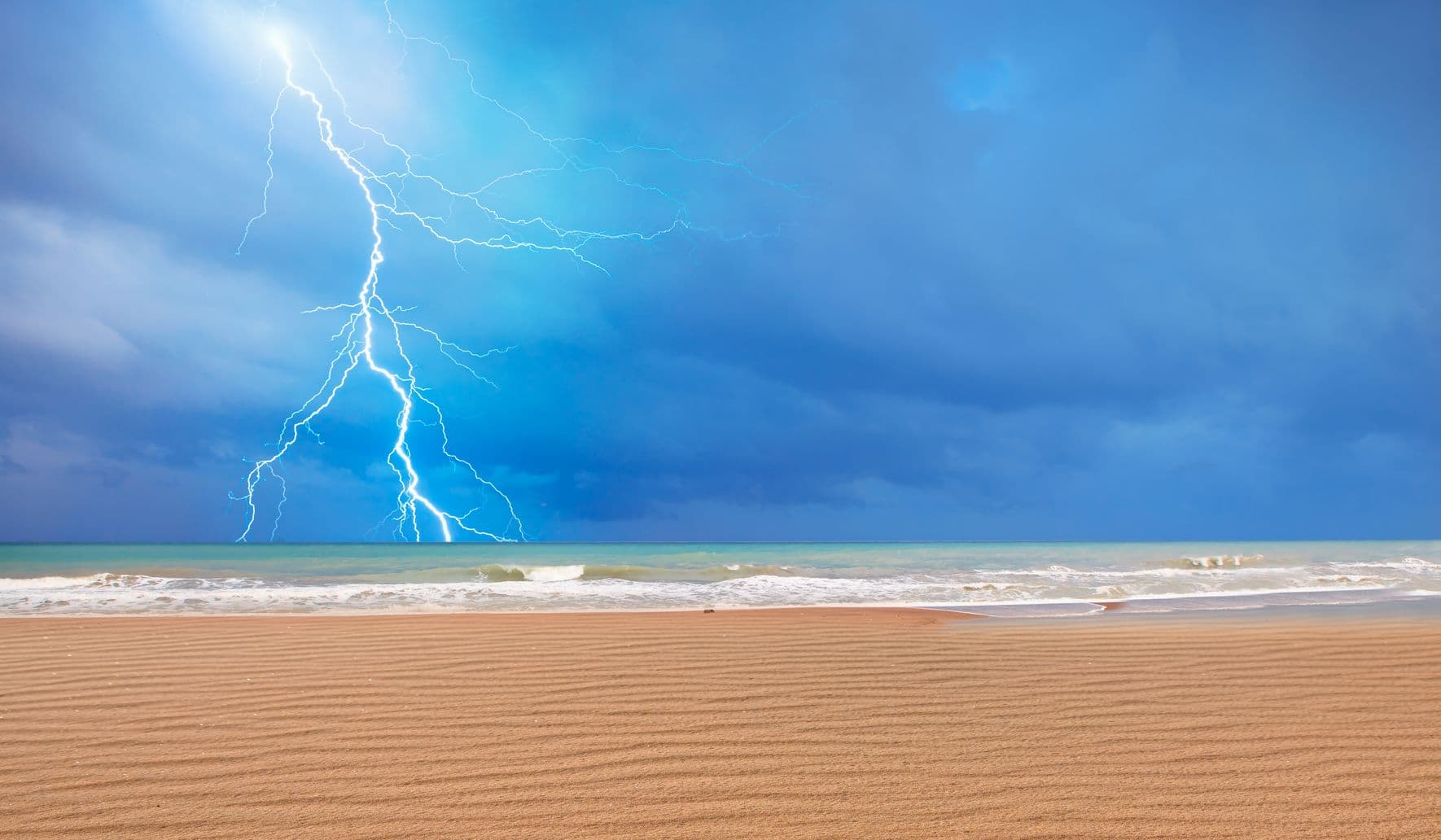 Fact Check: 12 victims hospitalized after lightning strike at South Carolina beach