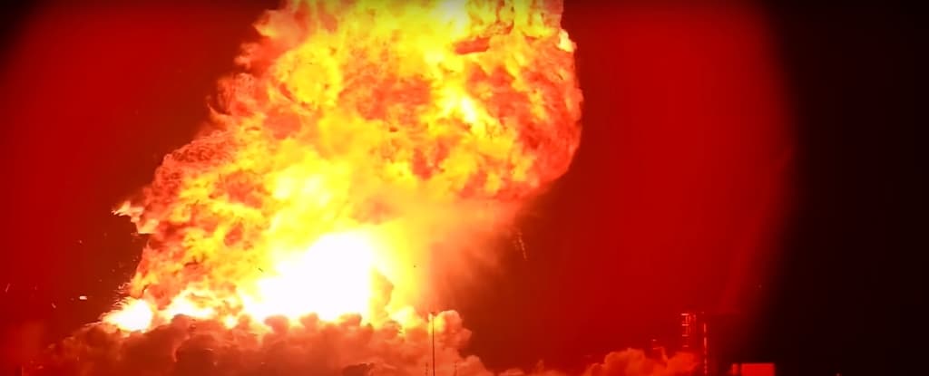 Fact Check: SpaceX rocket explosion sent a towering fireball into the air.