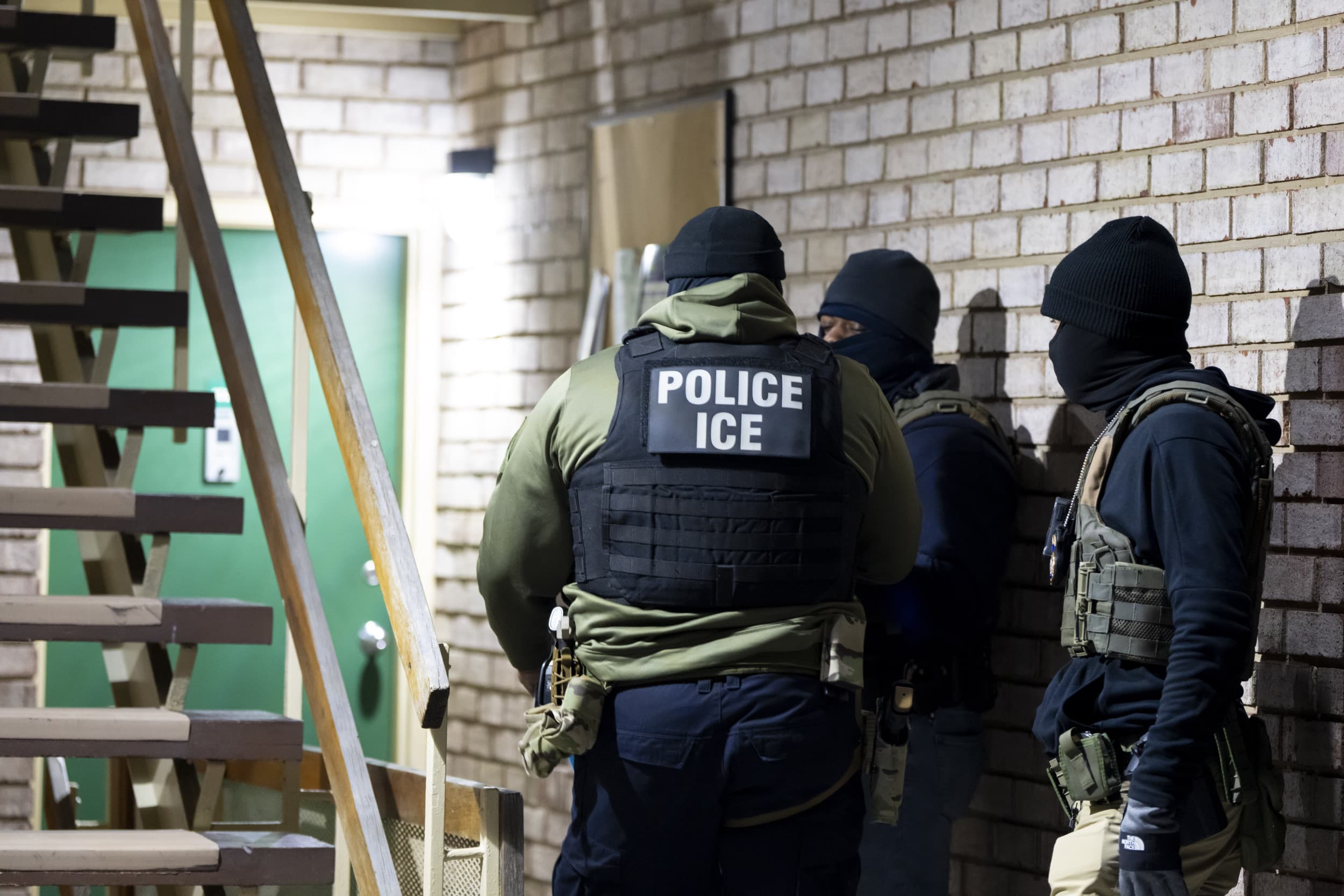 Fact Check: Do ICE agents legally have to identify themselves when detaining you 
