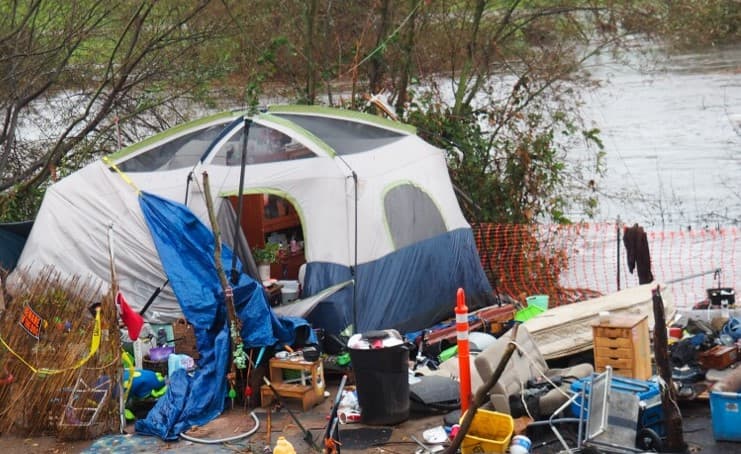 Fact Check: City officials acknowledge ongoing issues with homeless trespassing.