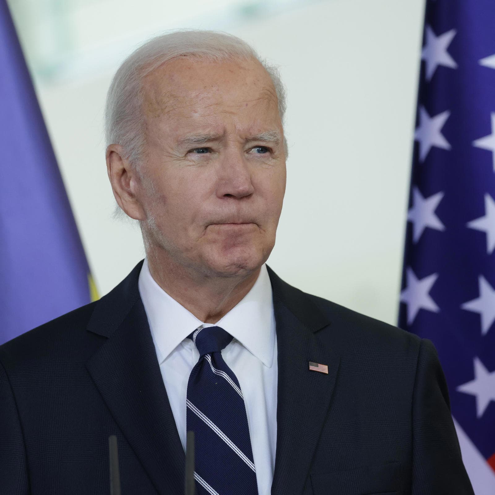 Fact Check: White House to limit intelligence sharing with Congress after Iran report leak.