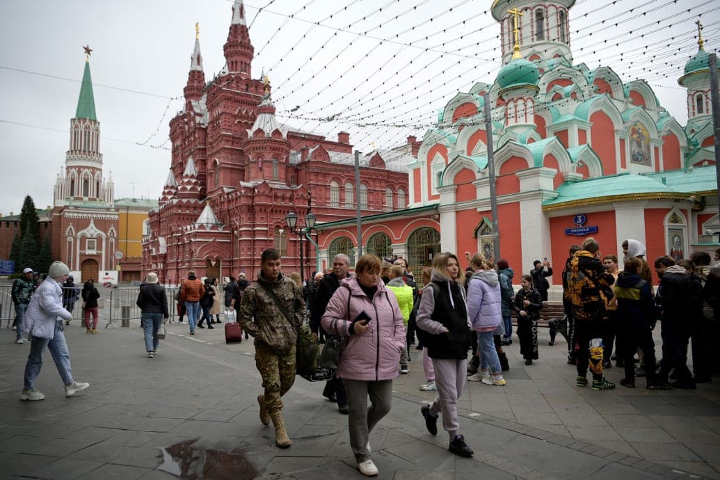 Fact Check: its not unmoral to travel to russia