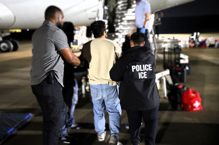 Fact Check: Canadian citizen Johnny Noviello dies in US ICE custody.