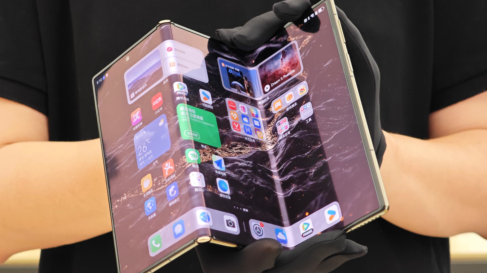 Fact Check: Trump Mobile's T1 smartphone screen size shrinks from 6.78 inches to 6.25 inches!