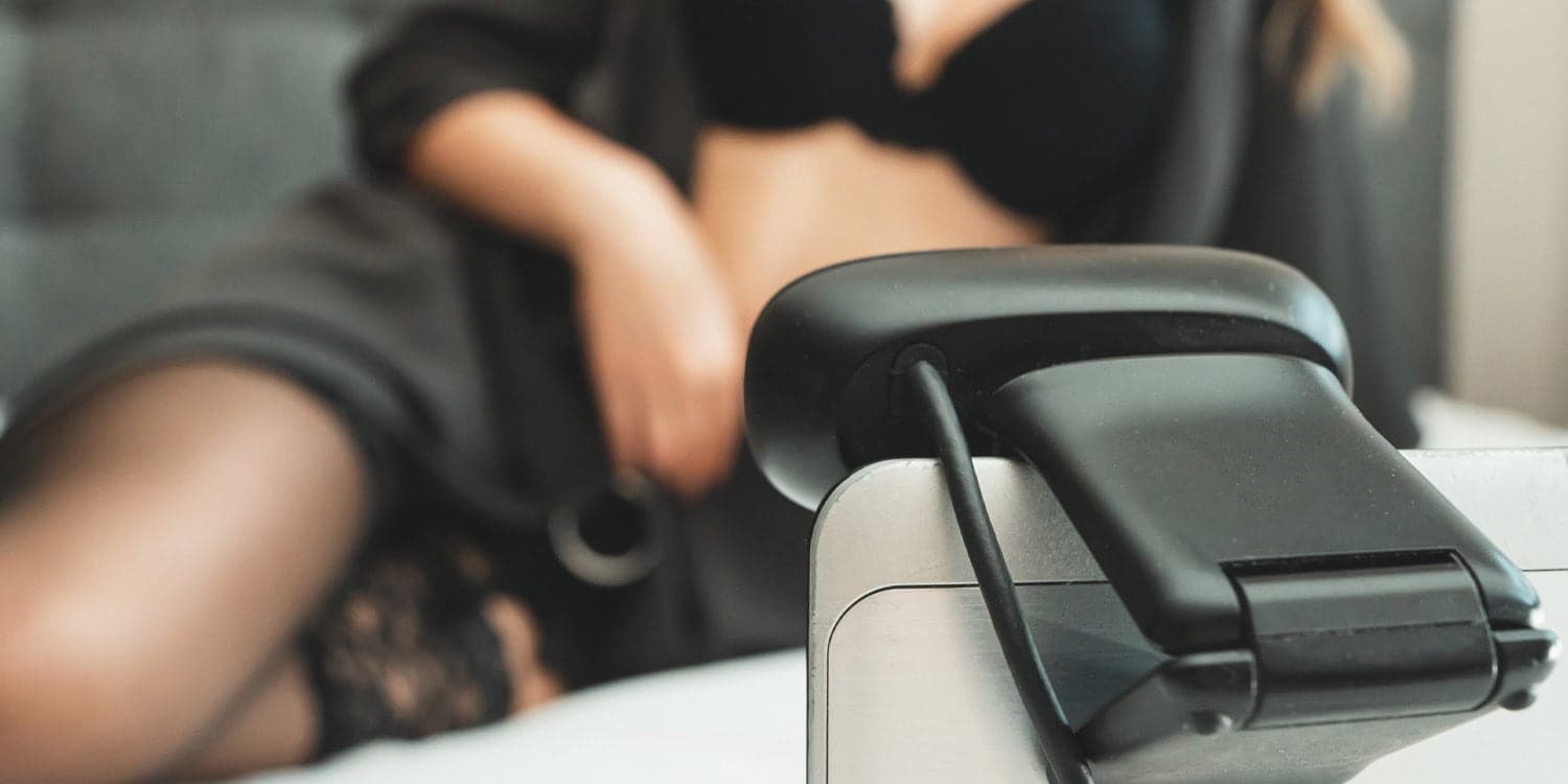 Fact Check: Adult webcam platforms foster connections that promote body acceptance.