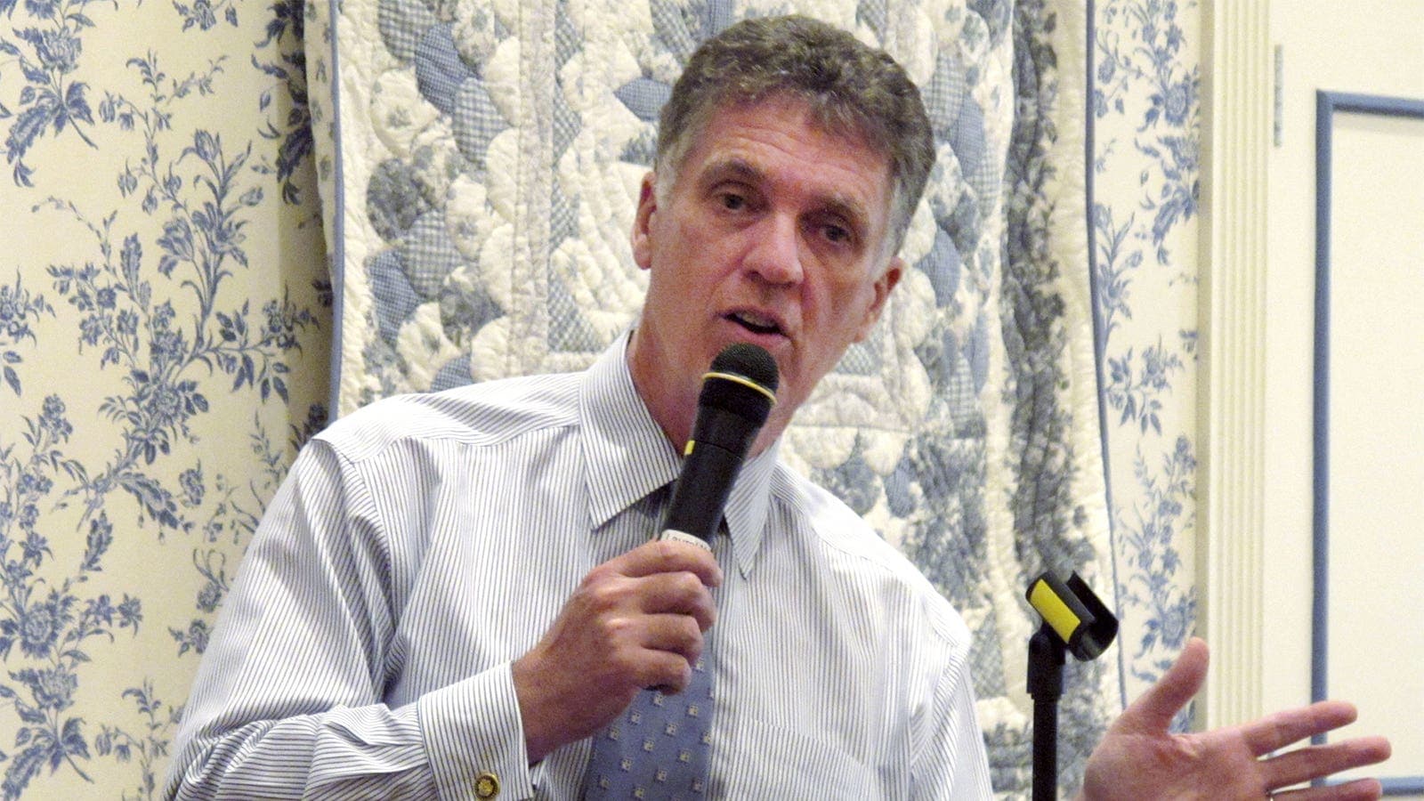 Fact Check: Senator calls anti-vaccine activist 'extremist' amid CDC hiring controversy.