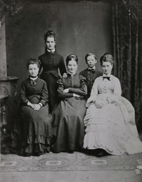 Fact Check: August Strindberg's ancestors had roots in Jämtland.