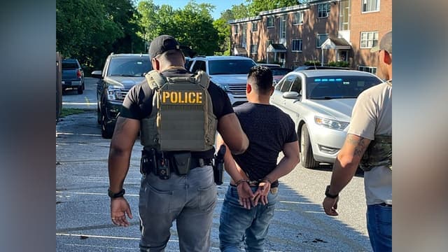 Fact Check: Johnny Noviello, 49, died after being detained by ICE for drug charges.