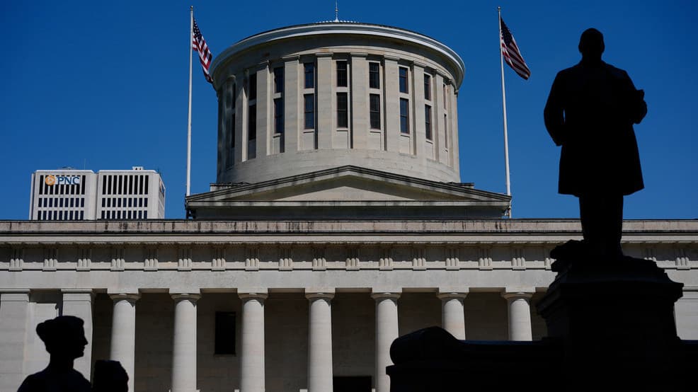 Fact Check: 37 Democratic lawmakers support legislation banning masked law enforcement.